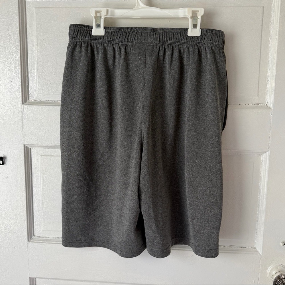 3/$20💥 Champion‎ Mens Gray Athletic Training Workout Shorts Pull On Pockets - Picture 3 of 11